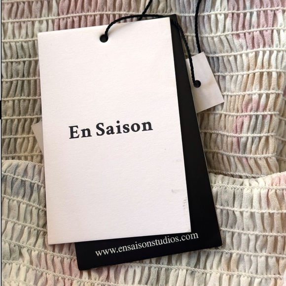 NWT! En Saison “Constantia” Floral Print Smocked Crop Top Size Large - Picture 9 of 10